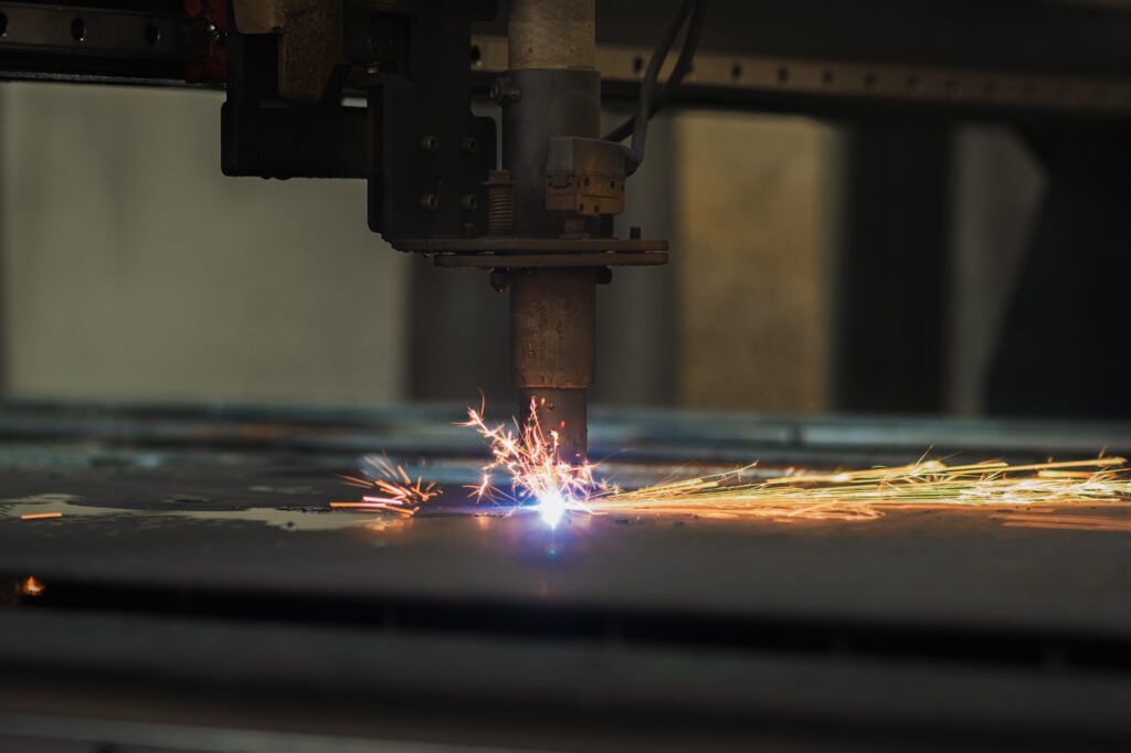 Découpe plasma par ECR Équipements